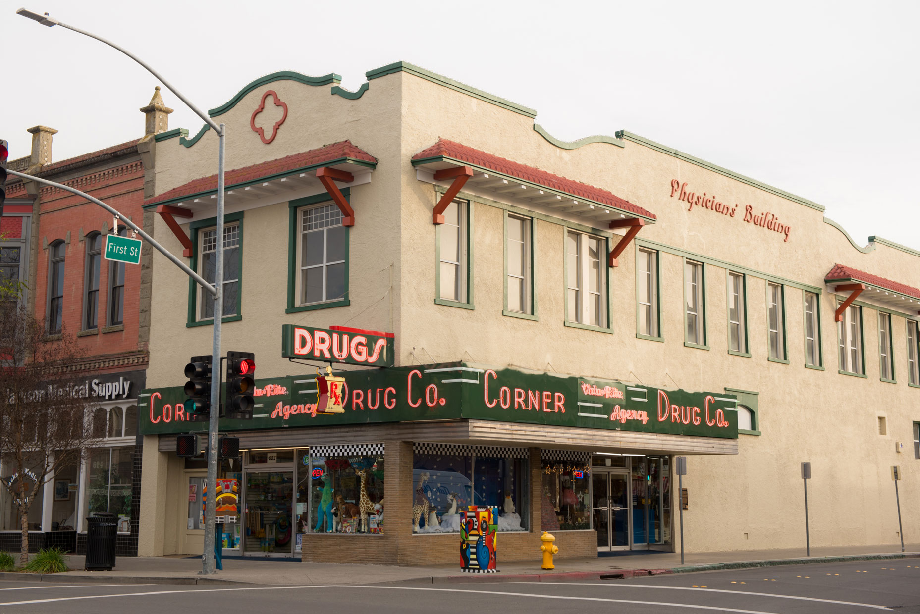 A photograph of Corner Drug in Woodland CA